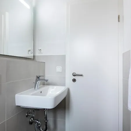 Haus Berolina 6 *