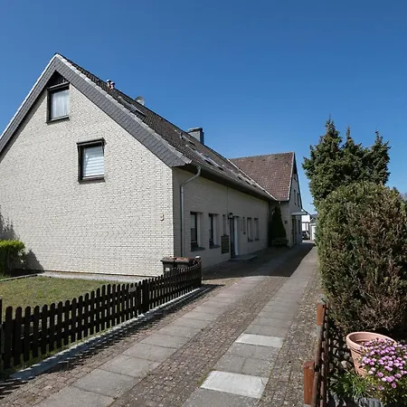 Appartement Haus Berolina 6 *